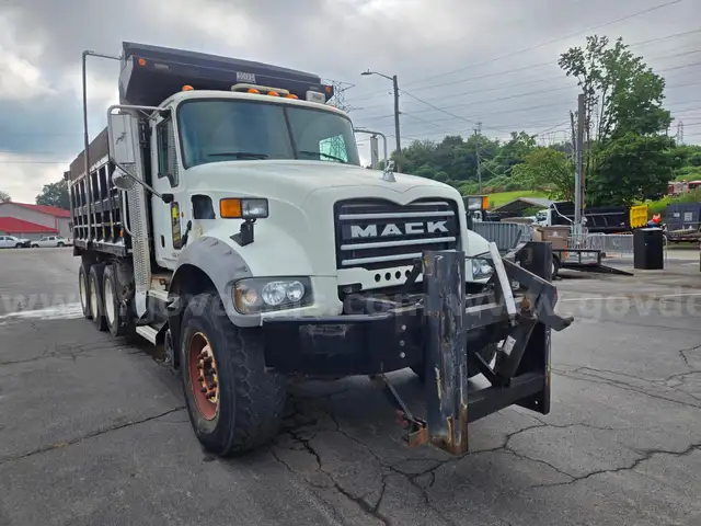 2013 Mack GU713 Dump Truck Runs and Drives Great Watch Long Test Drives VIDEO