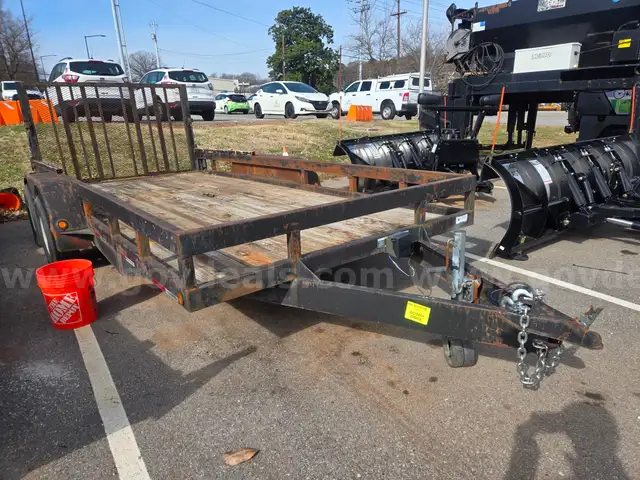 2013  7x16 Dual Axle Trailer with Rear Gate Brakes on Both Axles. / No Title