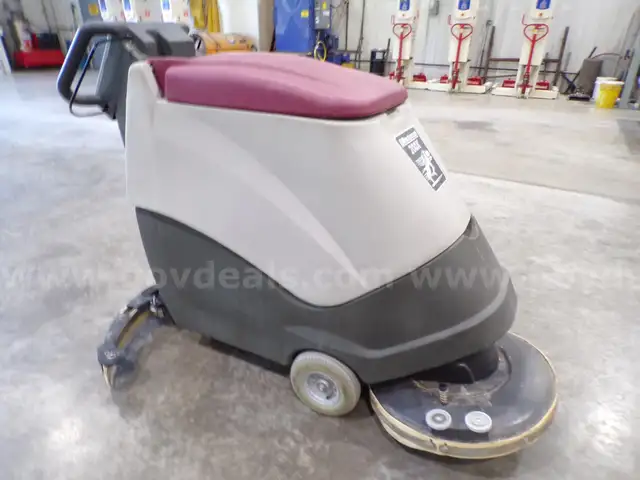 Minuteman 200X Floor Scrubber