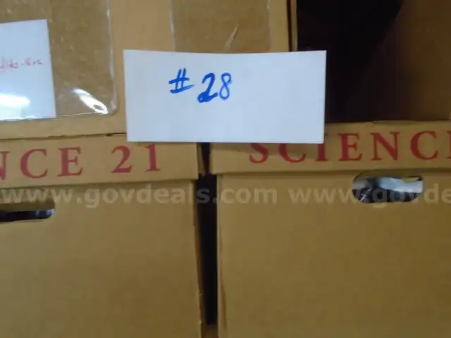 Science Plastic Jars &#x26; Lids- Pallet #28 &#x26; #29