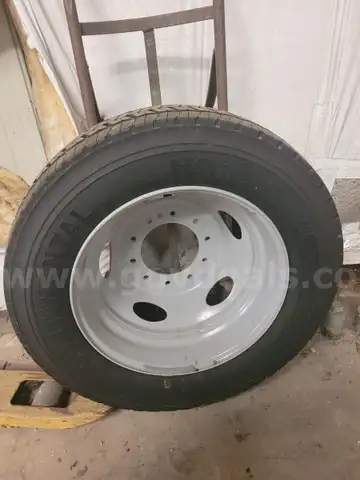 Tire, Continental, 1 each, HSR, Tubeless 225/70 R19.5 Lot 801  AR26000001-801