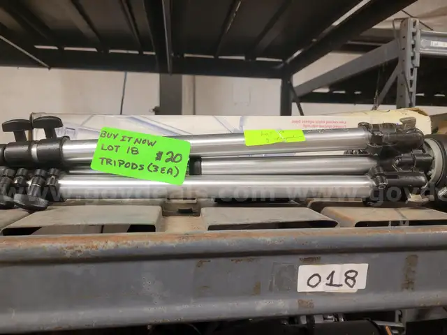 Tripods, Small, 3 each , Lot 0018, AR25060208-001