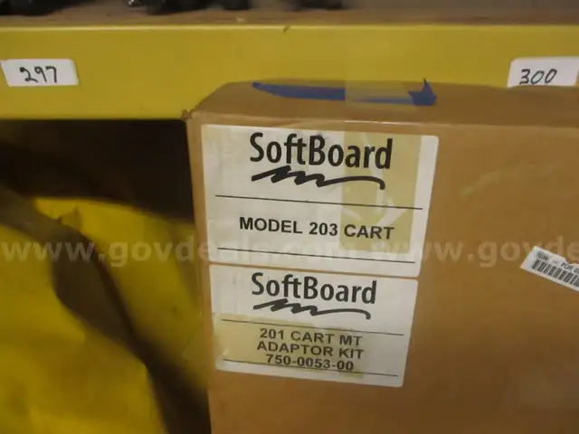 CART WITH WHEELS, NEW IN BOX, LOT 300, AR25058583-005R