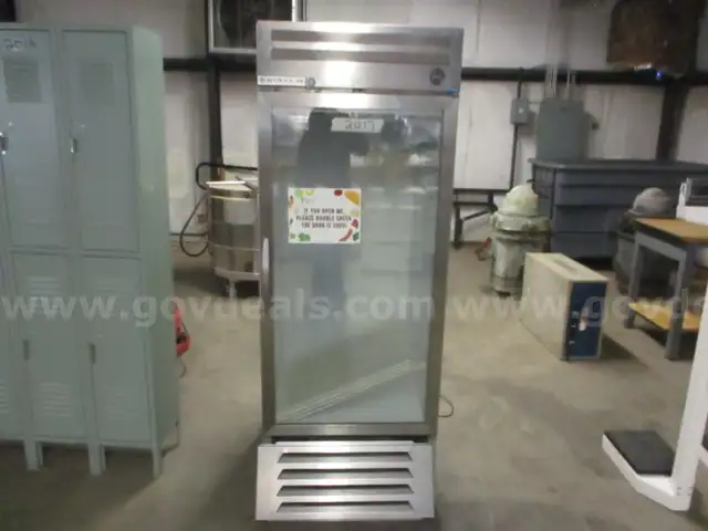 FREEZER, BEVERAGE AIR, LOT 2017, AR26025579-001