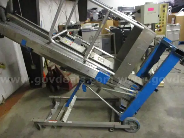 LIFT, GENIE, LOT 2012, AR26037111-001