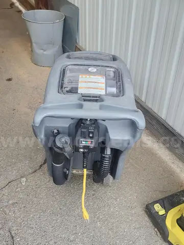 TENNANT CARPET EXTRACTOR