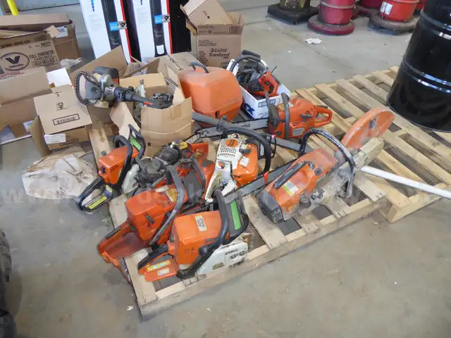 A pallet of small Stihl equipment (FOR PARTS)