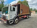 1997 Mack MR688S Garbage Truck w/Leach Packer