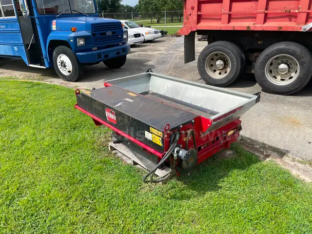 2019 Toro Topdresser 1800 Sand Spreader