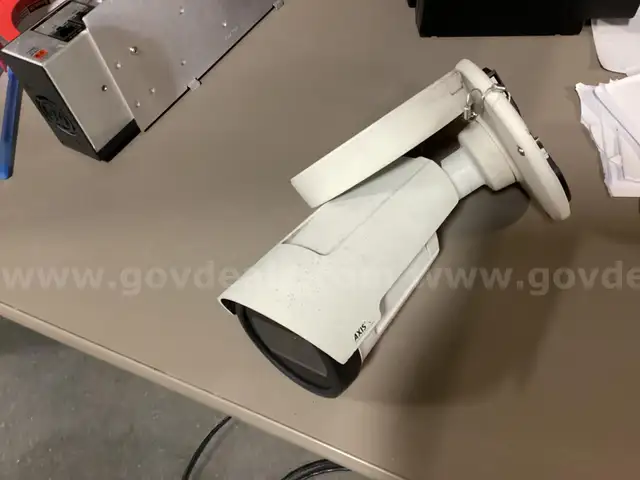 Security Camera (Lot of 2)