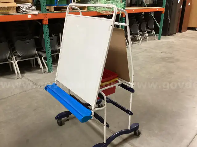 Easel