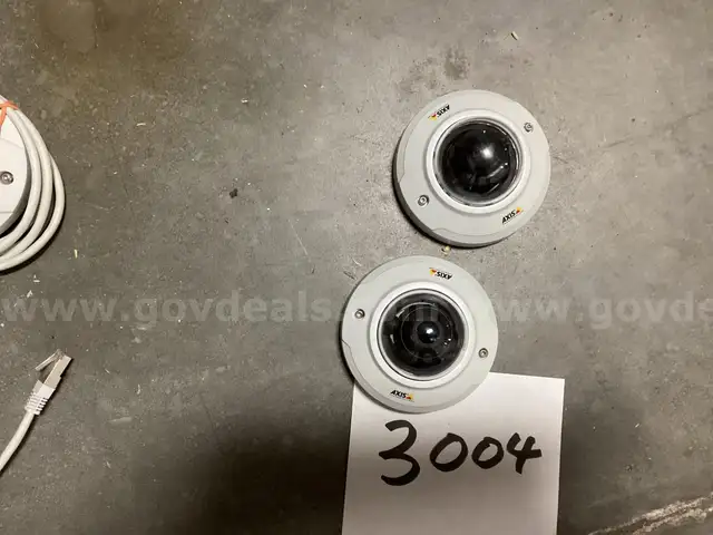 Security Cameras (Lot of 2)