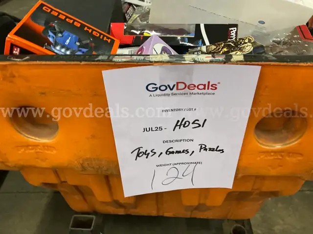 Collectibles: &#x22;Toys, Games and Puzzles&#x22; (JUL25-H051)