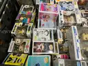 Collectibles: &#x22;Figurines&#x22; (JUL25-2534X)