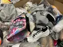 Apparel: Manually Sorted &#x22;Shoes, Handbags and Totes&#x22; (AUG25-1167X)