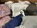 Apparel: Manually Sorted &#x22;Shoes, Handbags and Totes&#x22; (AUG25-1365X)