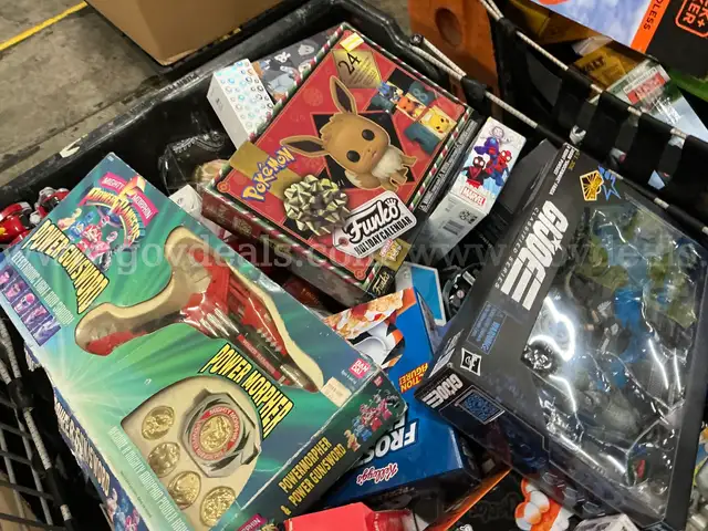 Collectibles: &#x22;Toys, Games and Puzzles&#x22; (AUG25-1582X)
