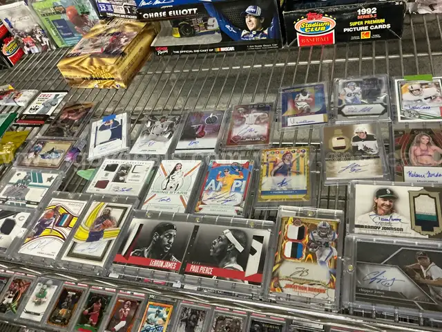 Collectible: Sport cards &#x26; Memorabilia (AUG25-H046)