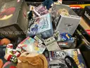 Collectibles: &#x22;Toys, Games and Puzzles&#x22; (AUG25-1795X)