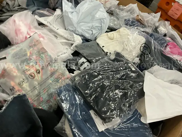 Apparel: &#x22;Clothes&#x22; (AUG25-1816)