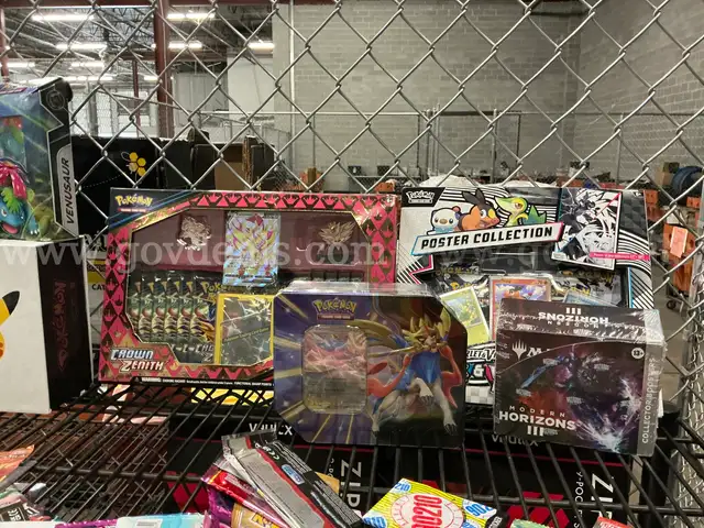 Collectibles: &#x22;Trading Cards&#x22; (AUG25-H055) 