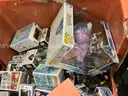 Collectibles: &#x22;Figurines&#x22; (AUG25-1936X)