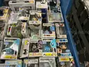 Collectibles: &#x22;Figurines&#x22; (SEP25-0848X)