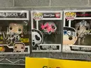 Collectibles: &#x22;Autographed Figurines&#x22; (SEP25-H029x)