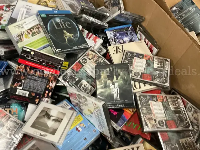 Media: Mixed Media (SEP25-0918)