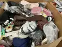 Apparel: Manually Sorted &#x22;Shoes, Handbags and Totes&#x22; (SEP25-1064X)