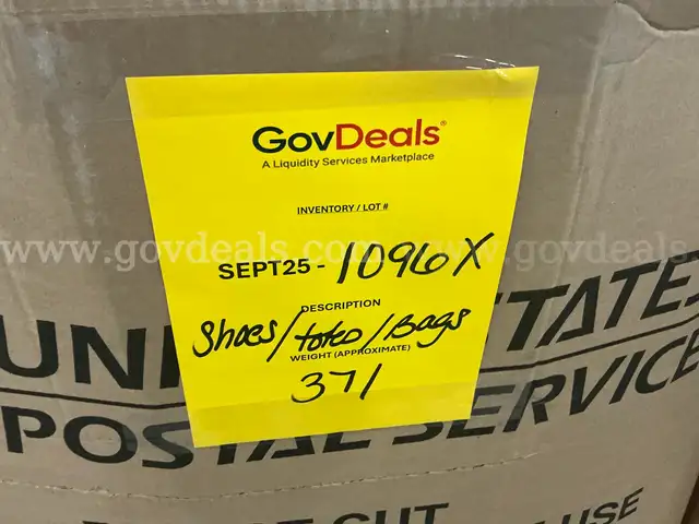 Apparel: Manually Sorted &#x22;Shoes, Handbags and Totes&#x22; (SEP25-1096X)