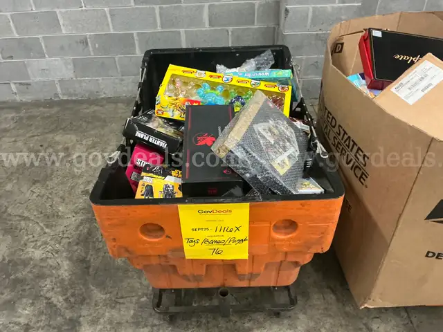 Collectibles: &#x22;Toys, Games and Puzzles&#x22; (SEP25-1116X)