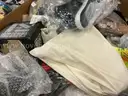 Apparel: Manually Sorted &#x22;Shoes, Handbags and Totes&#x22; (SEP25-1251X)