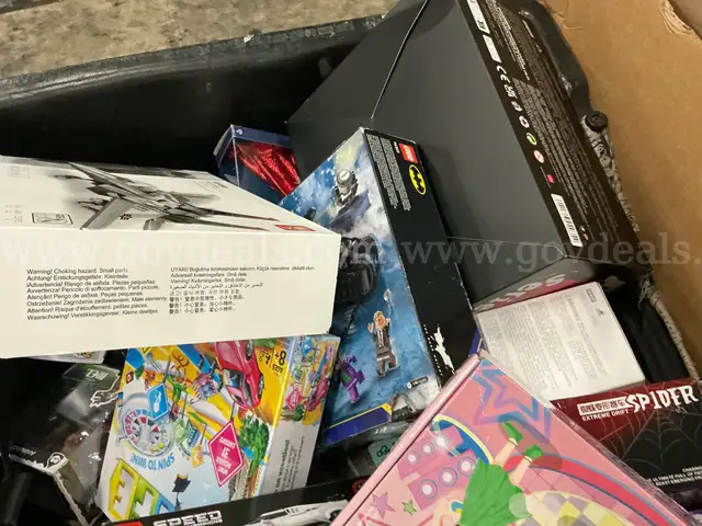 Collectibles: &#x22;Toys, Games and Puzzles&#x22; (OCT25-0463X)