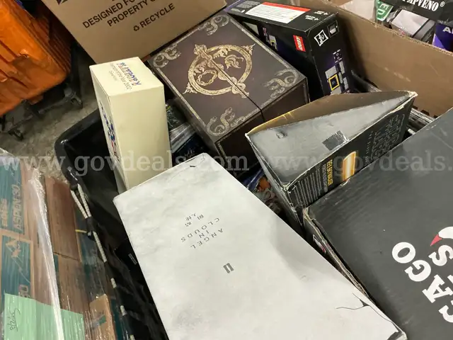 Collectibles: &#x22;Toys, Games and Puzzles&#x22; (OCT25-0571X)