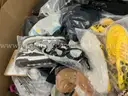 Apparel: Manually Sorted &#x22;Shoes, Handbags and Totes&#x22; (OCT25-0632X)