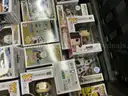 Collectibles: &#x22;Figurines&#x22; (OCT25-0735X)