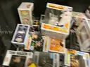 Collectibles: &#x22;Figurines&#x22; (OCT25-1615X)