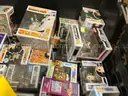 Collectibles: &#x22;Figurines&#x22; (OCT25-1615X)