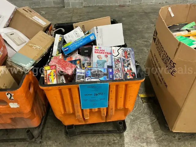 Collectibles: &#x22;Toys, Games and Puzzles&#x22; (OCT25-1634X)