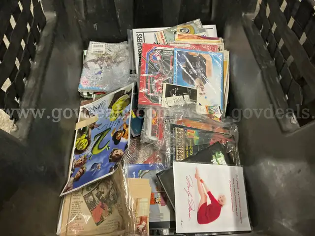 Collectibles: &#x22;Pictures, Books &#x26; Magazines&#x22; (NOV25-1567X)