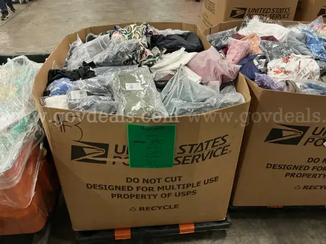 Apparel &#x22; Clothes&#x22; (DEC25-0330)