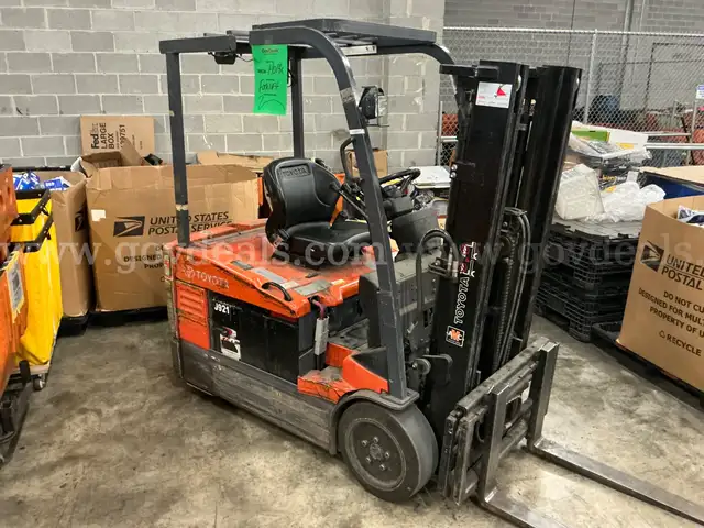 DEC25-H014X: Used Forklift