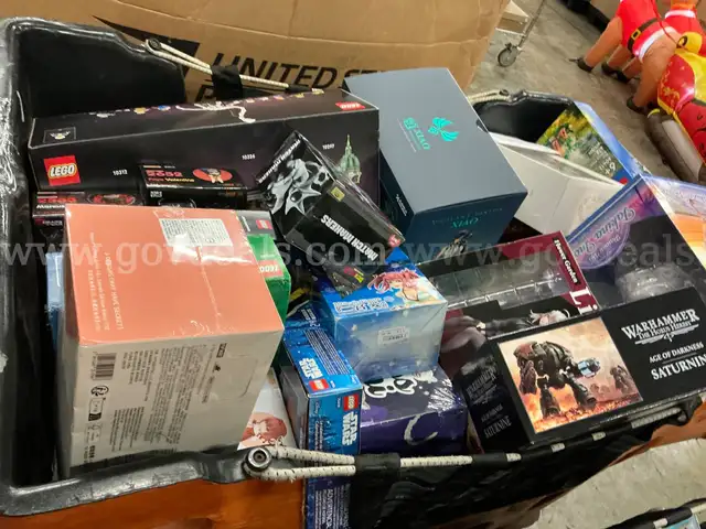 Collectibles: &#x22;Toys, Games and Puzzles&#x22; (DEC25-0521X)