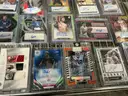 Collectible: Sport cards &#x26; Memorabilia (DEC25-H022)