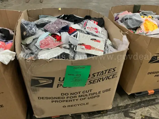 Apparel " Clothes" (DEC25-0913)