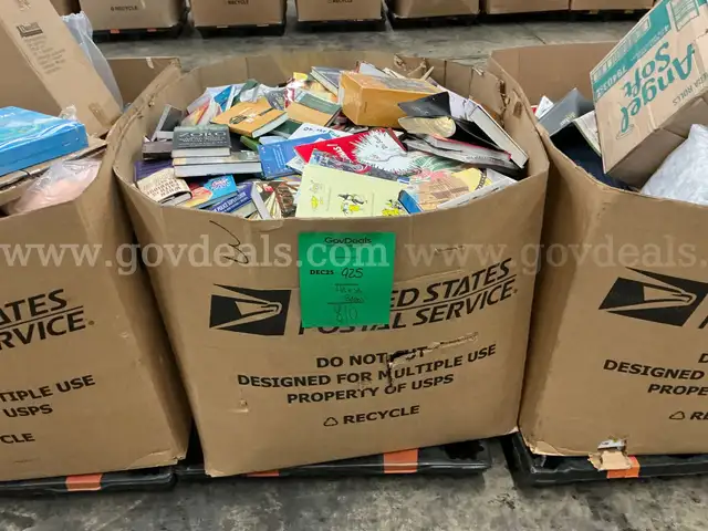 Books: Mixed &#x22;Hard and Soft Back&#x22; (DEC25-0925)