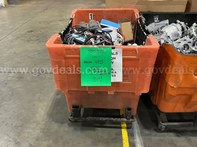 Salvaged: "Modems, Remotes, Cords and Accessories" (DEC25-0995)