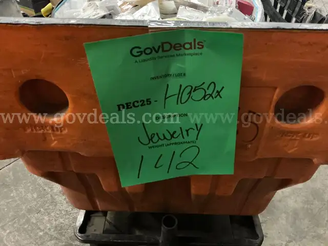 Jewelry: "Assorted" (DEC25-H052X)