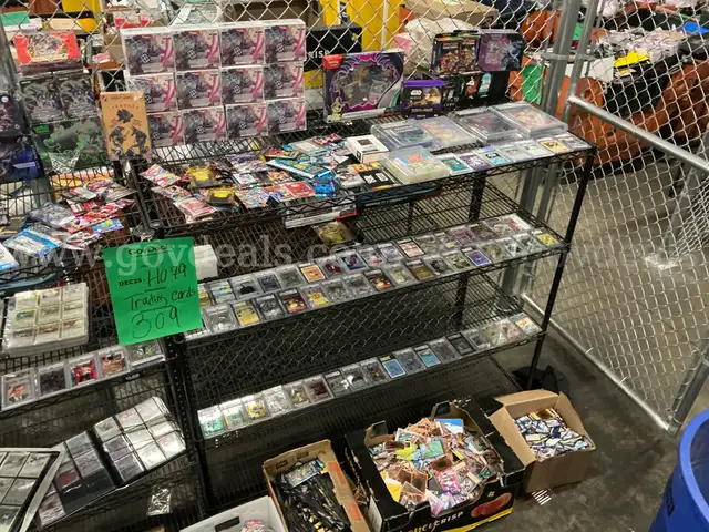 Collectibles: "Trading Cards" (DEC25-H079) 